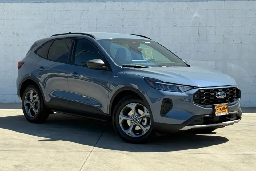2025 Ford Escape ST-Line photo 1