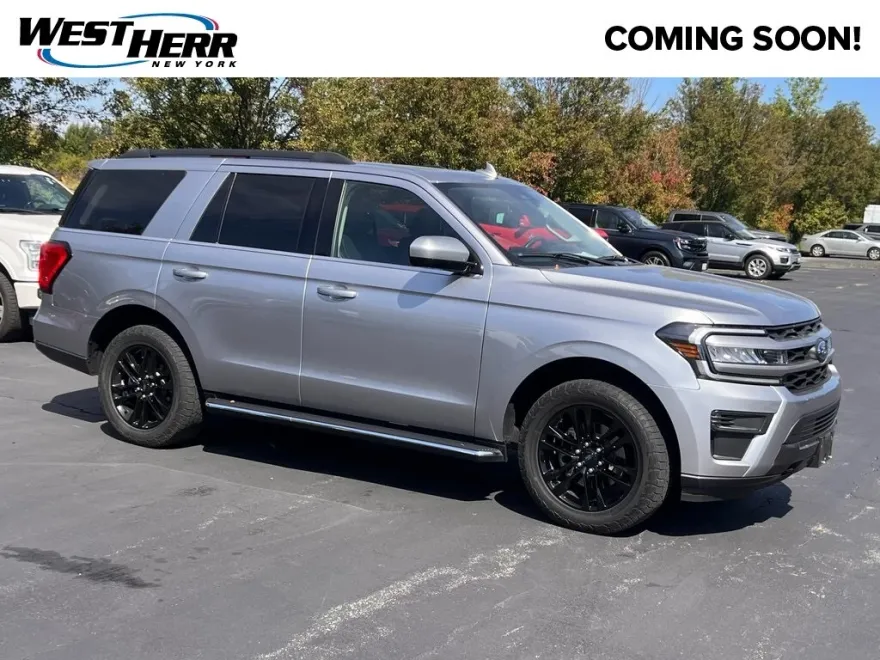 2023 Ford Expedition XLT photo 1