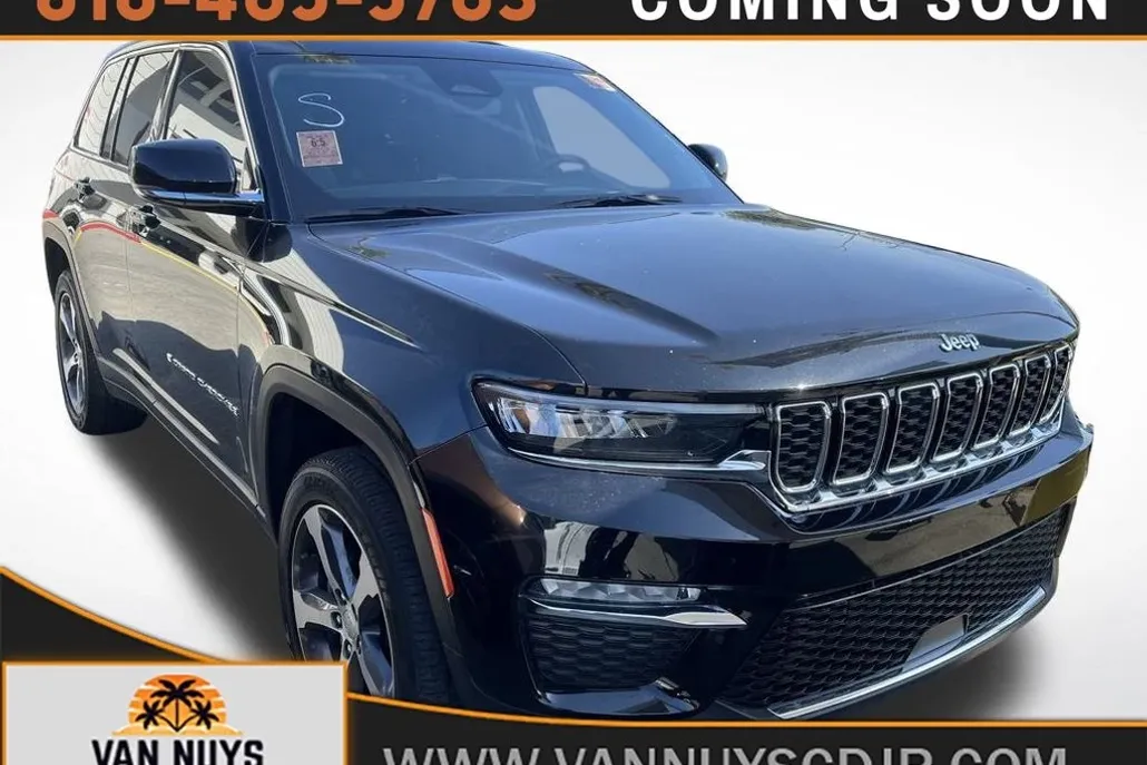 2023 Jeep Cherokee Base photo 1