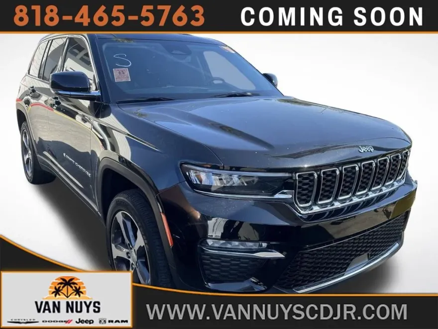2023 Jeep Cherokee Base photo 1