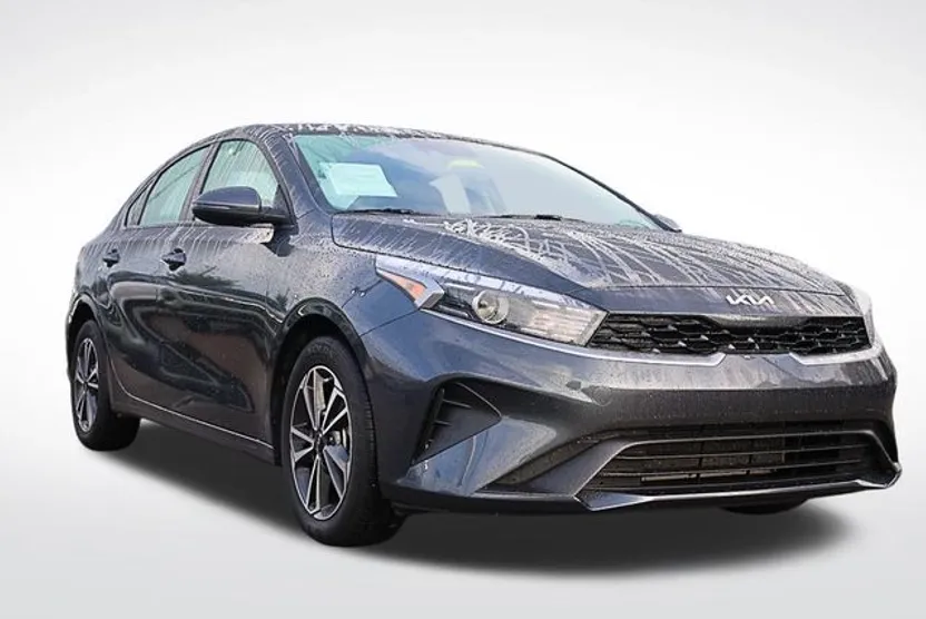 2024 Kia Forte LXS photo 1