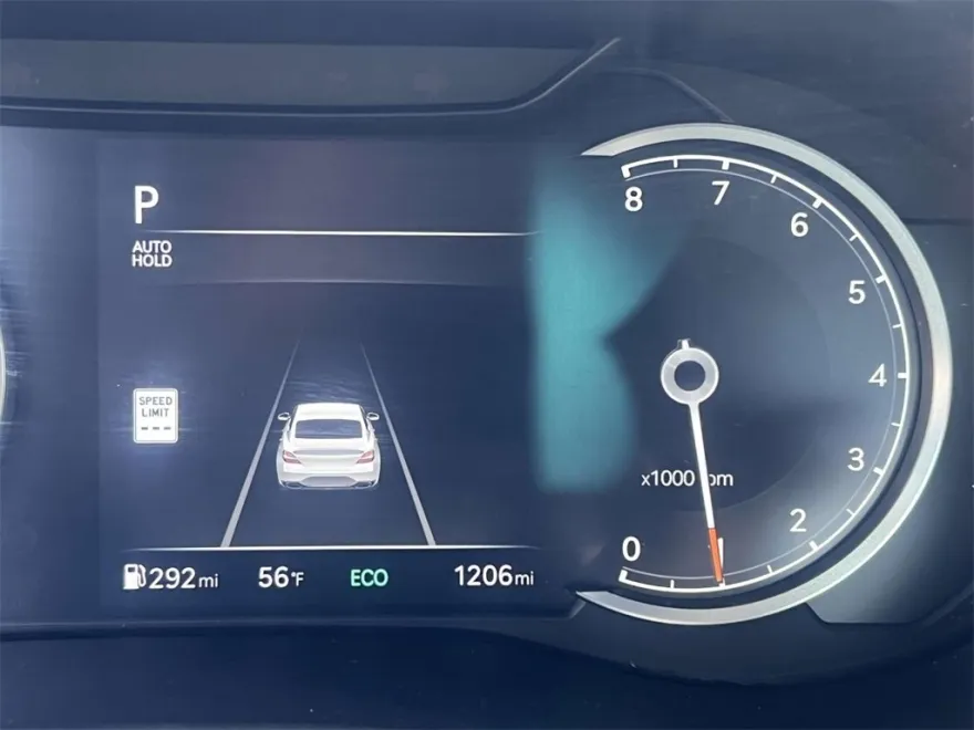 2024 Genesis G70 2.5T photo 24