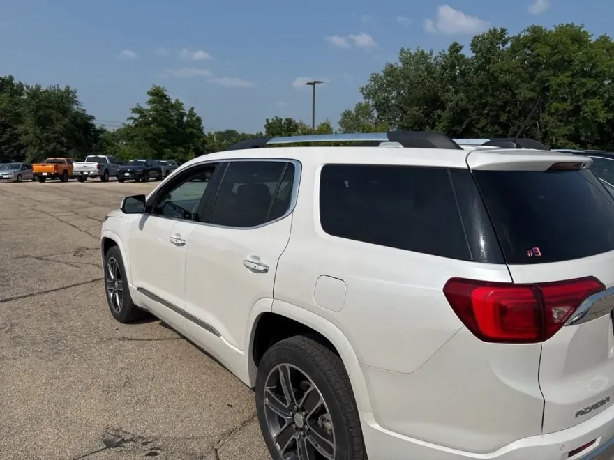 2017 Gmc Acadia Denali photo 1