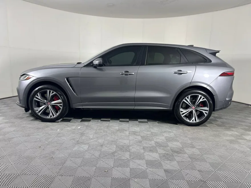 2023 Jaguar F-PACE SVR photo 1