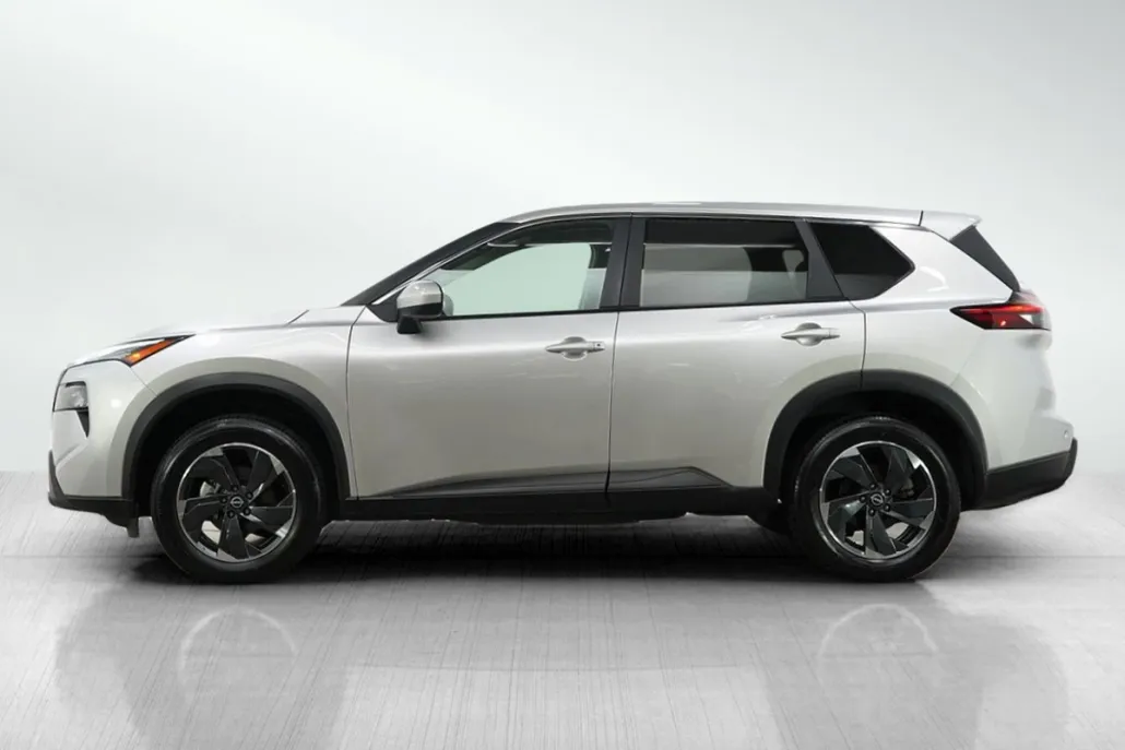 2024 Nissan Rogue SV photo 1