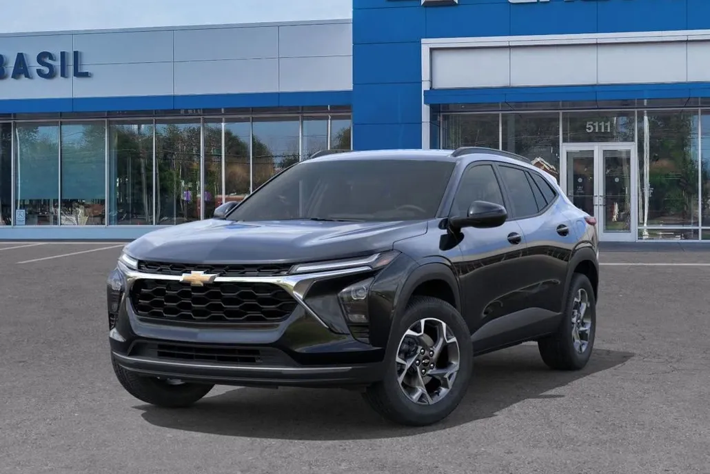 2025 Chevrolet Trax LT photo 1