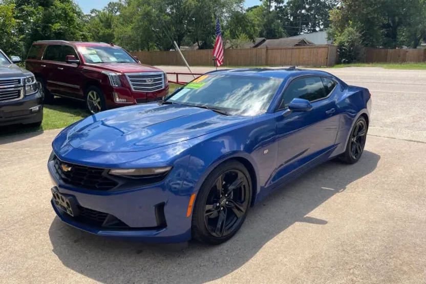 2020 Chevrolet Camaro Coupe 1LT photo 1
