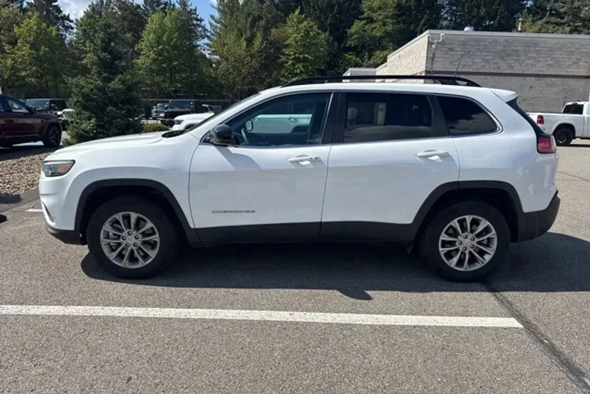 2022 Jeep Cherokee Latitude Lux photo 1
