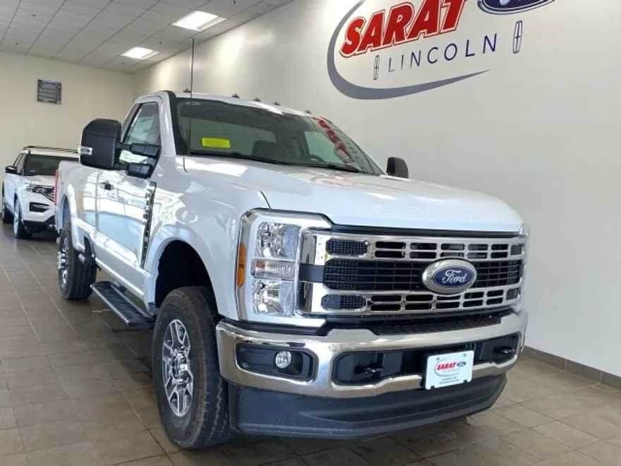 2025 Ford F-350 XLT photo 1