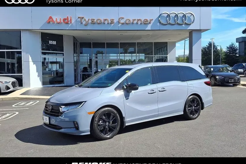 2023 Honda Odyssey Sport photo 1