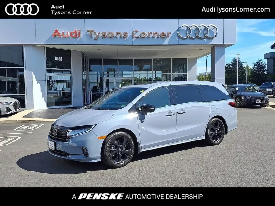 2023 Honda Odyssey Sport photo 1