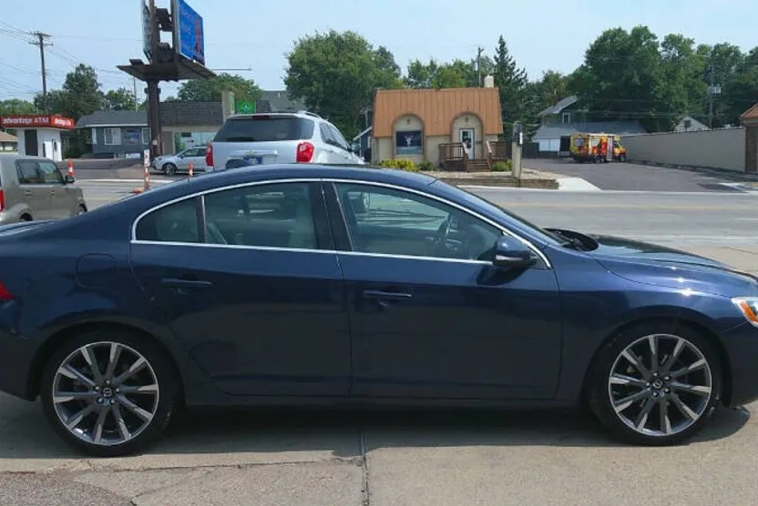 2015 Volvo S60 T5 Drive-E Premier photo 1