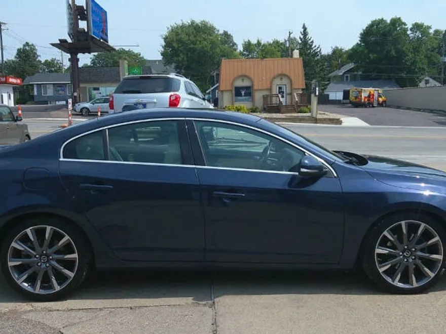 2015 Volvo S60 T5 Drive-E Premier photo 1