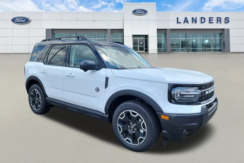 2025 Ford Bronco Sport Outer Banks photo 1