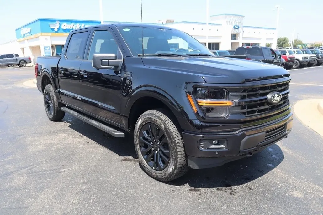 2025 Ford F-150 XLT photo 1