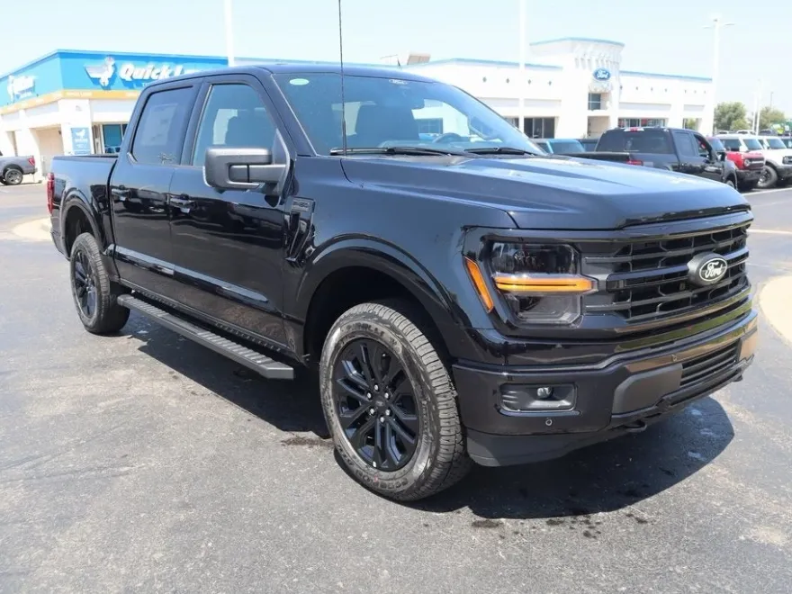 2025 Ford F-150 XLT photo 1