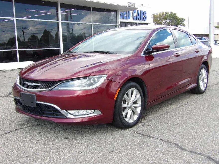 2015 Chrysler 200 C photo 1