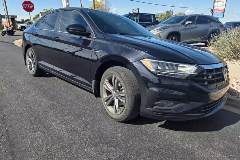 2019 Volkswagen Jetta R-Line photo 1