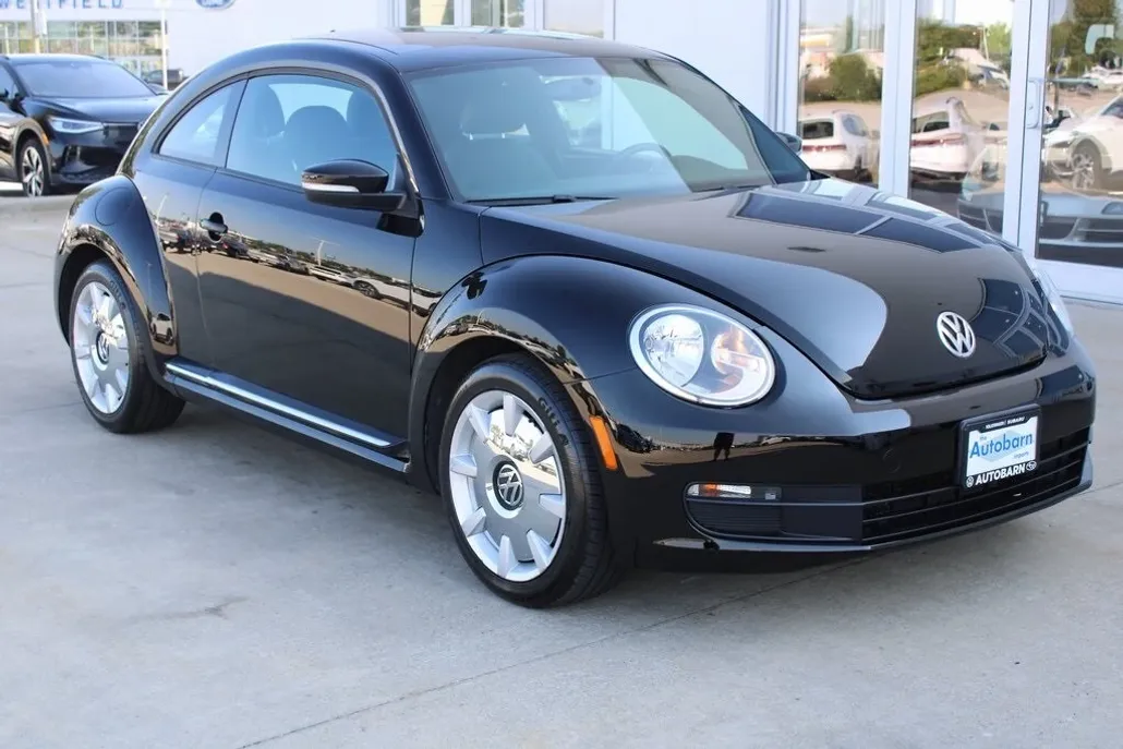 2013 Volkswagen Beetle 2.5L photo 1