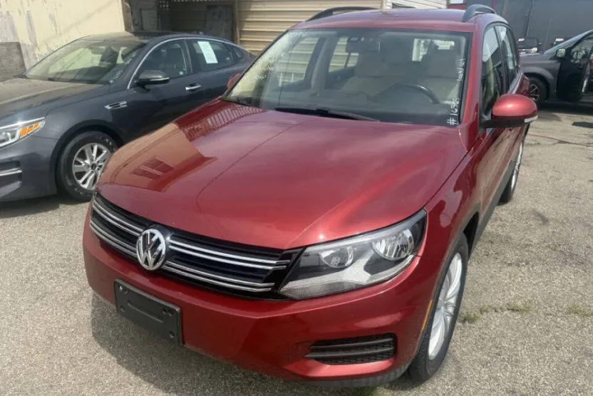 2016 Volkswagen Tiguan R-Line SEL photo 1