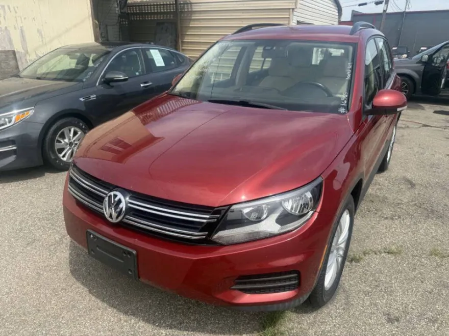 2016 Volkswagen Tiguan R-Line SEL photo 1