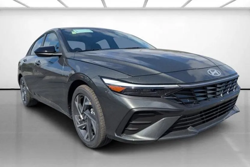 2025 Hyundai Elantra SEL Sport photo 1