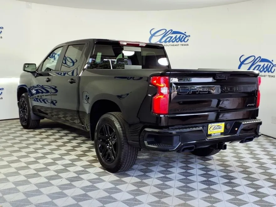 2026 Chevrolet Silverado 1500 photo 1