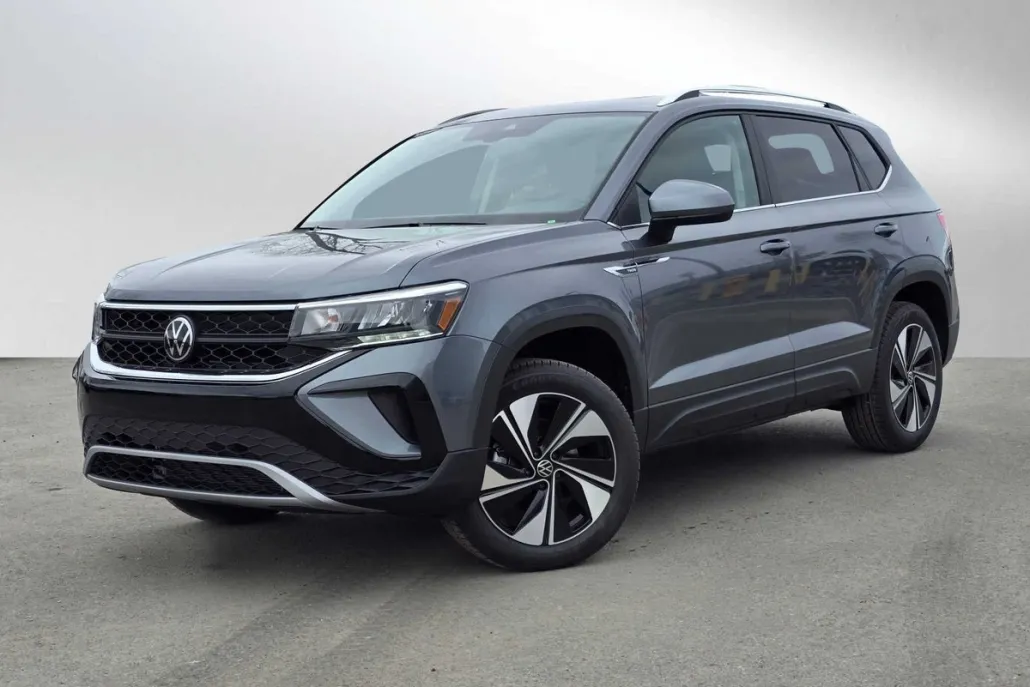 2024 Volkswagen Taos SE photo 1