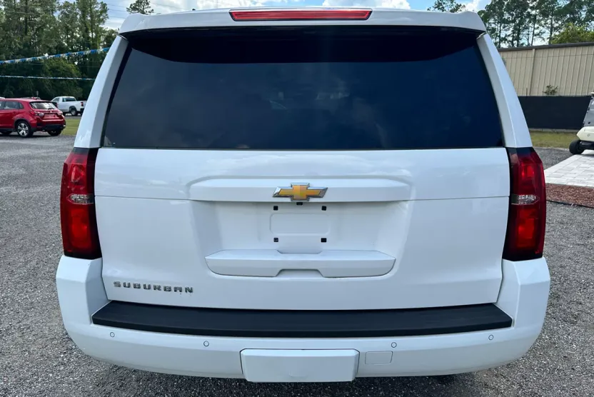 2016 Chevrolet Suburban 1500 LT photo 1