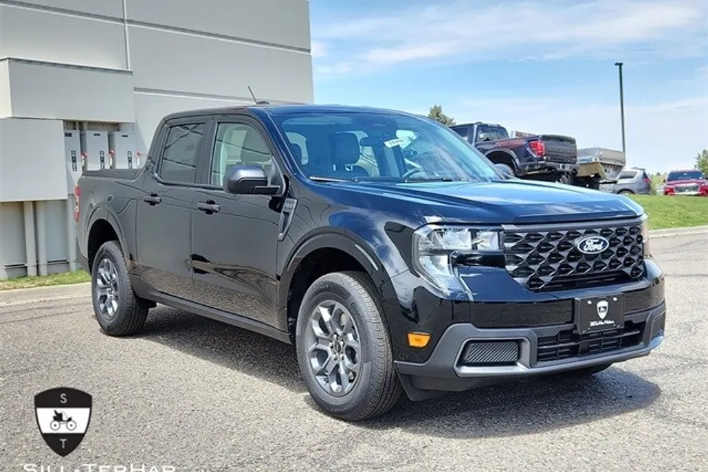 2025 Ford Maverick XLT photo 1