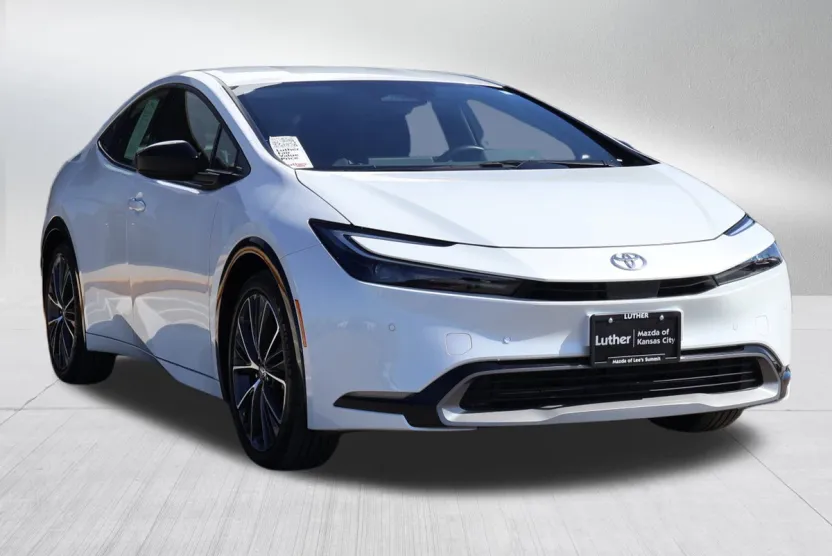 2024 Toyota Prius LE photo 1