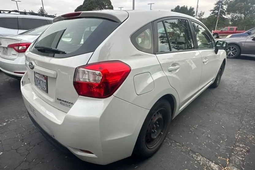 2016 Subaru Impreza 2.0i photo 1