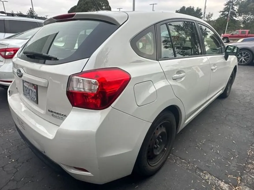 2016 Subaru Impreza 2.0i photo 1
