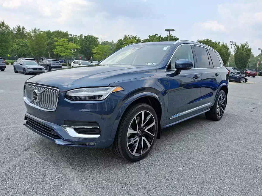 2023 Volvo XC90 Plus Sport photo 1
