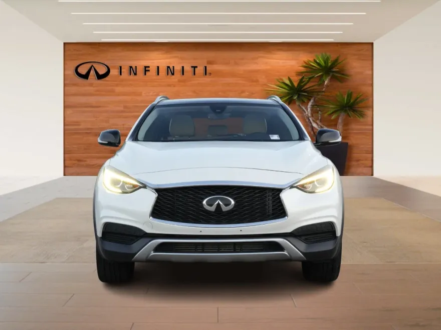 2019 Infiniti QX30 Luxe photo 1