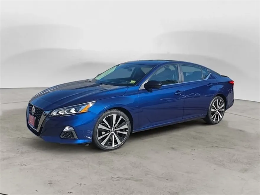2022 Nissan Altima 2.5 SR photo 1