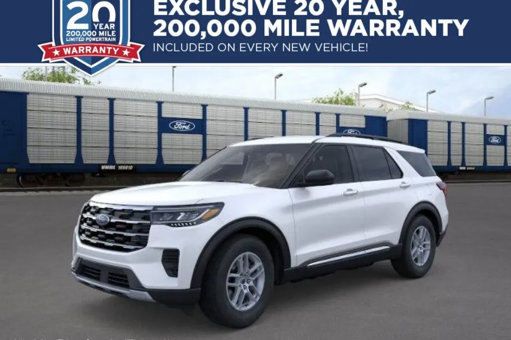 2025 Ford Explorer photo 1