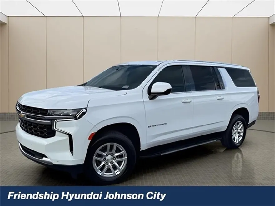 2022 Chevrolet Suburban LT photo 1