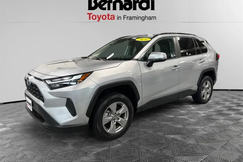 2024 Toyota RAV4 Hybrid XLE photo 1