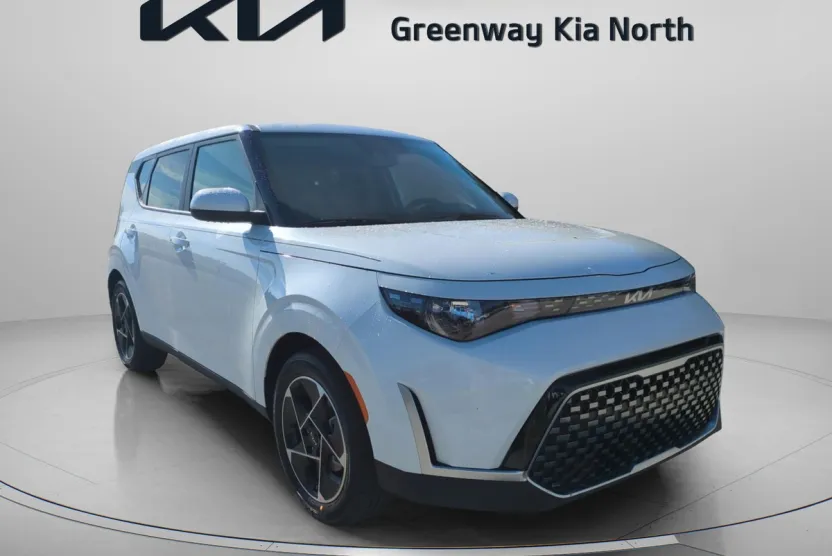 2025 Kia Soul EX photo 1