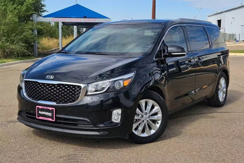 2015 Kia Sedona EX photo 1