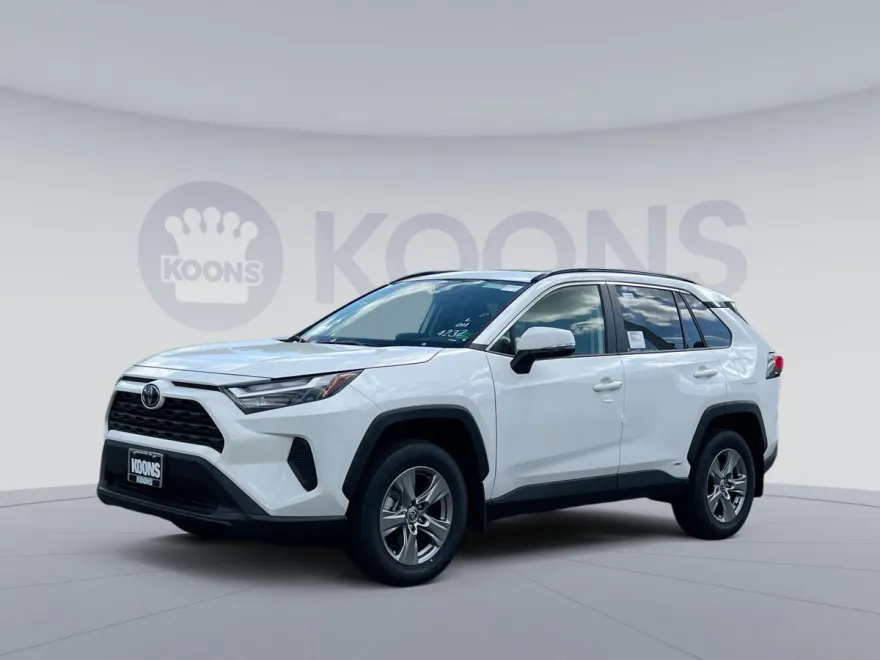 2025 Toyota RAV4 Hybrid XLE photo 1