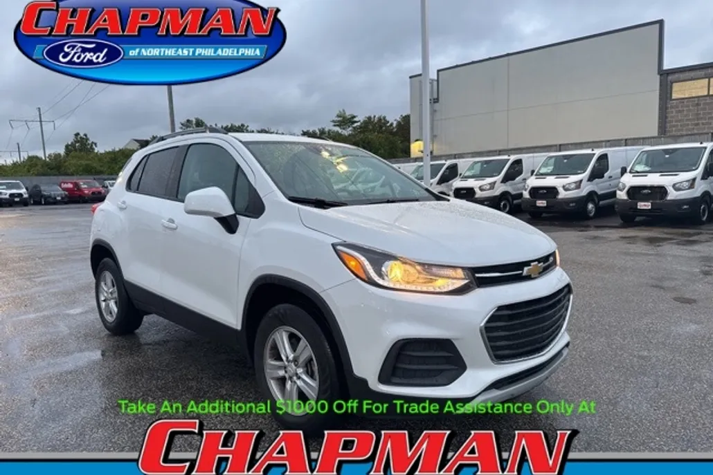2022 Chevrolet Trax LT photo 1