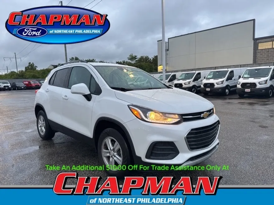 2022 Chevrolet Trax LT photo 1