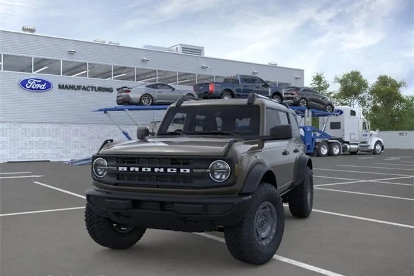 2025 Ford Bronco Base photo 1