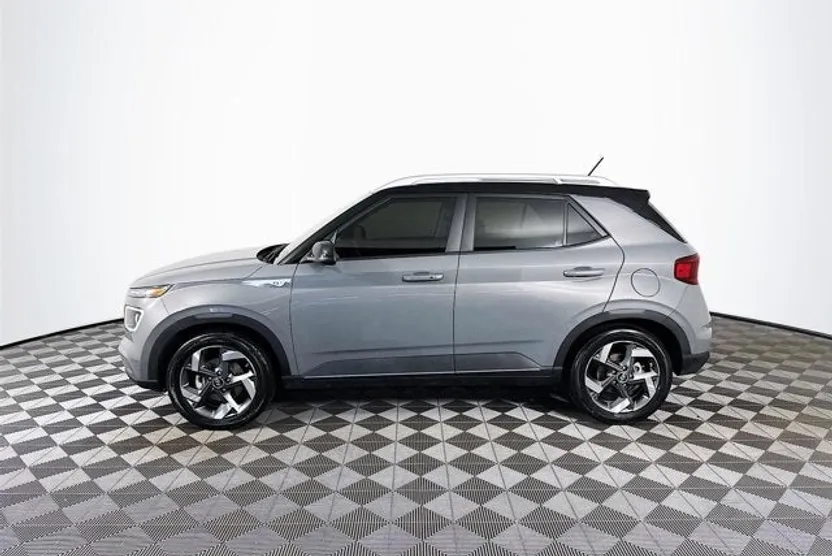 2023 Hyundai Venue SEL Limited photo 1