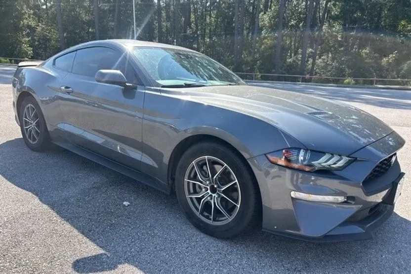 2021 Ford Mustang photo 1