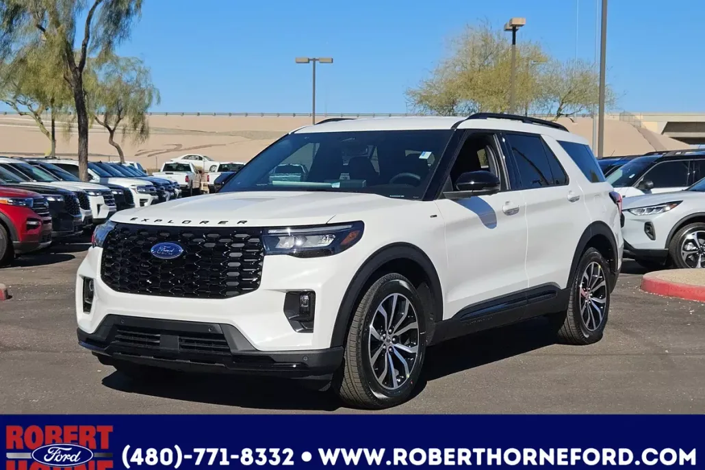2025 Ford Explorer ST-Line photo 1