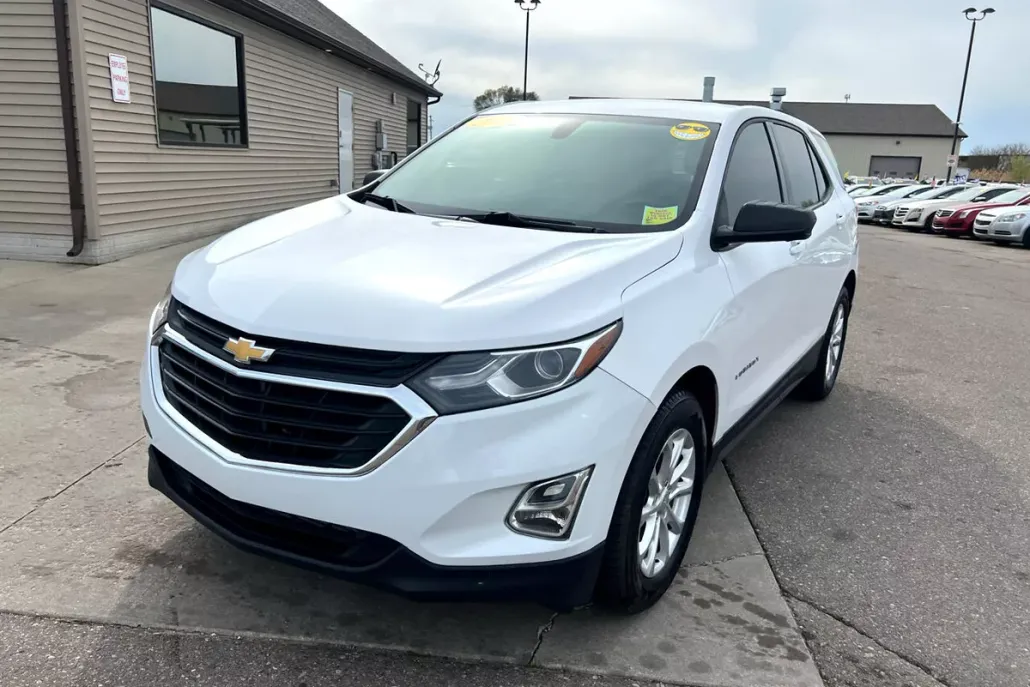 2018 Chevrolet Equinox LS photo 1