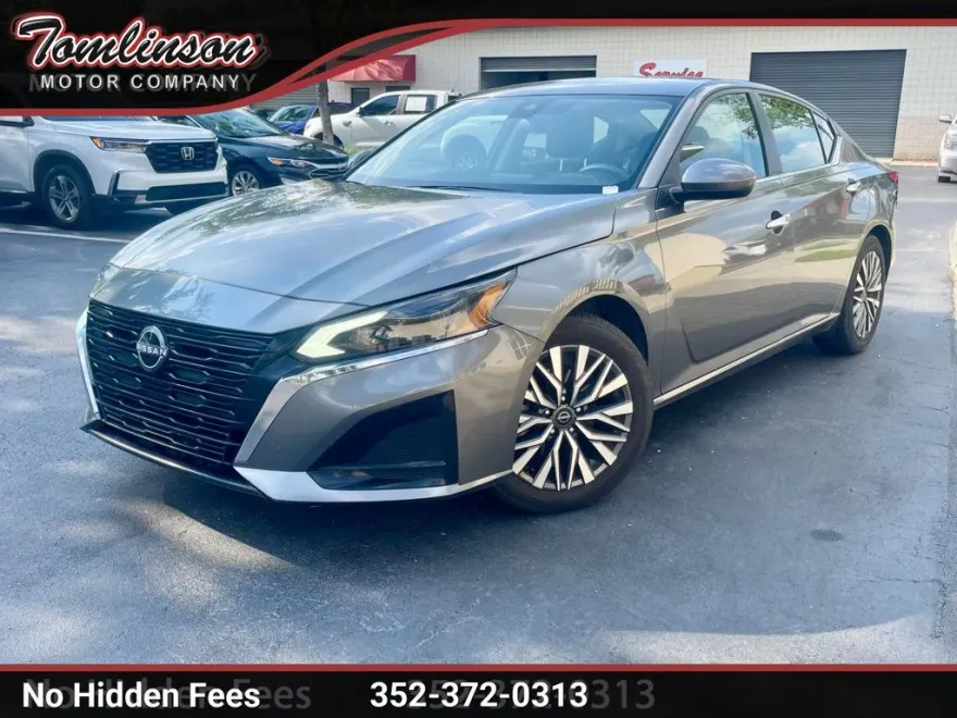 2023 Nissan Altima 2.5 SV photo 1